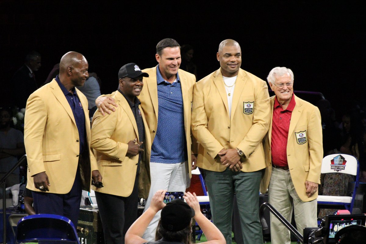 VisitCanton's tweet image. We welcome the Class of 2022 to their forever home in Canton! 🏈

It was a week to remember!

#PFHOF22
