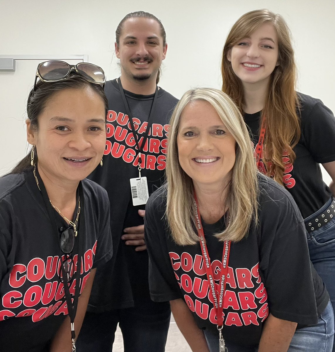 HaPpY 1st DaY of School <a href="/HumbleISD_KMS/">Kingwood Middle</a> Cougars!!🐾 We are SUPER EXCITED #InClassSupport is READY!!👍🏼 #KMSCougarPride #WeAreTheLight