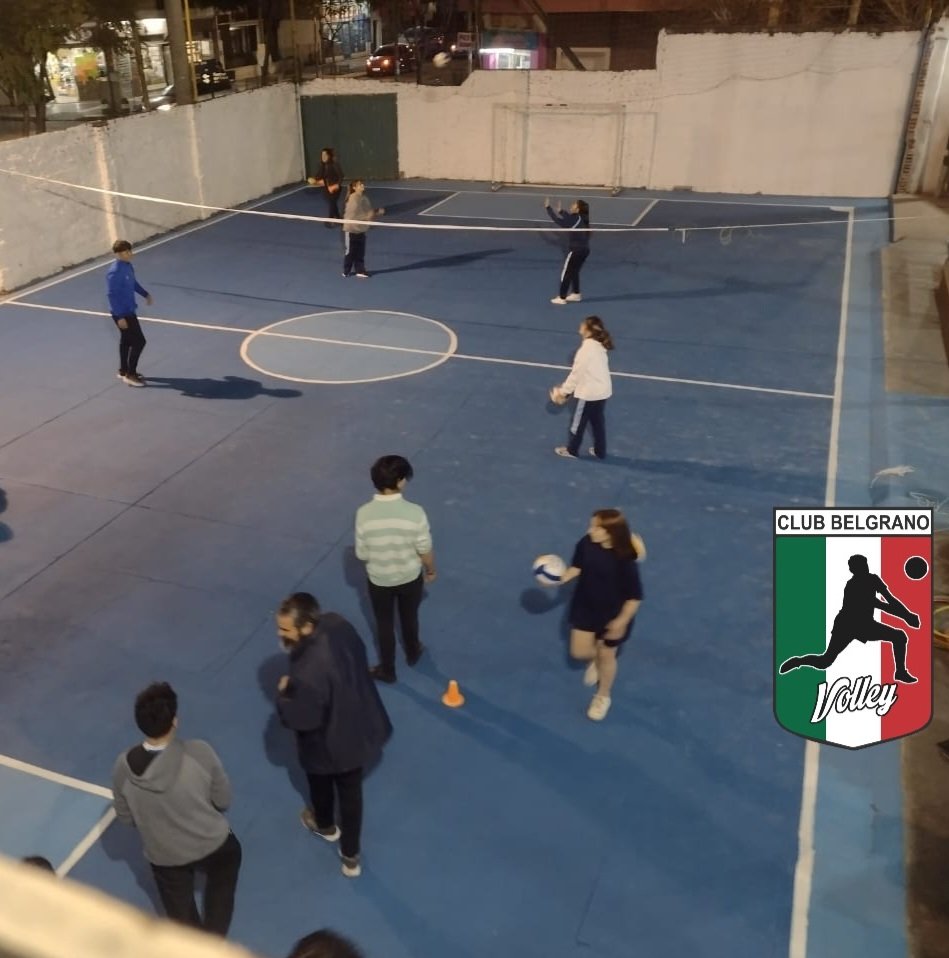 ClubBelgrano47's tweet photo. Ayer martes comenzaron en el club a dictarse las clases de Hockey, Voley y Handball. 
Los esperamos para inscribirse y ser parte.
🏑Hockey Martes y jueves a las 18 hs
🏐Voley Martes y jueves a las 19 hs
🥅Handball Martes y jueves a las 20 hs https://t.co/r4xQRwPu20