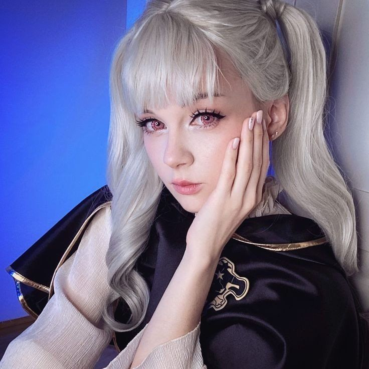 OOC_BlackClover's tweet photo. Las pibas haciendo    //      Los pibardos
  cosplay de BC           //   haciendo cosplay
                                      //             de BC https://t.co/B1elN6eGEL
