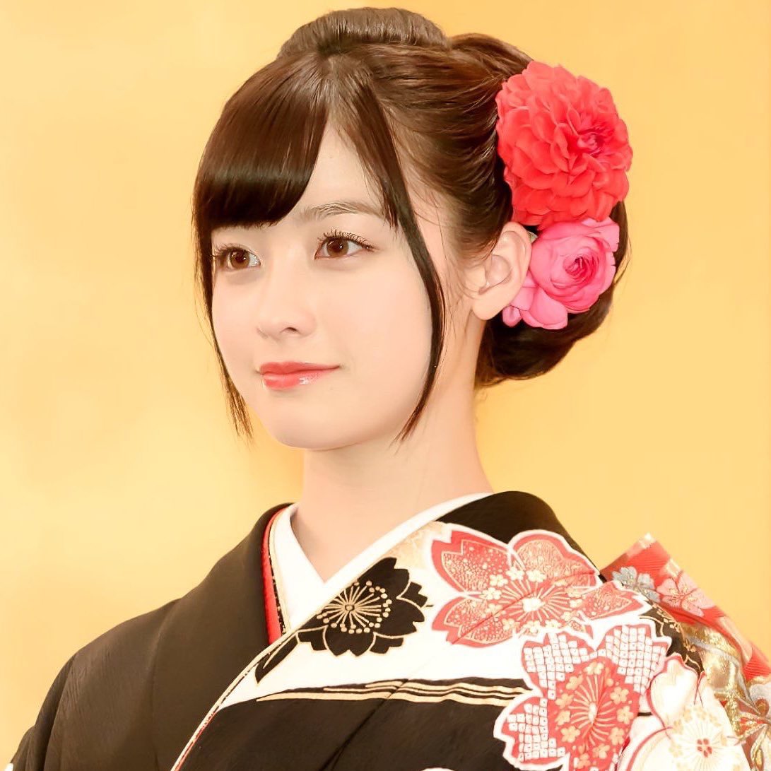 KirieTatsuya's tweet photo. #橋本環奈　#切り絵 https://t.co/rNAFbYtyM5