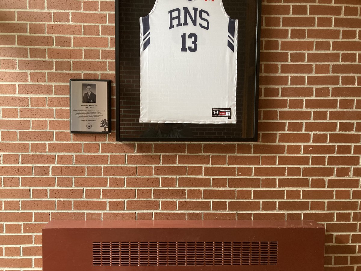 Nora Valentino tweet media