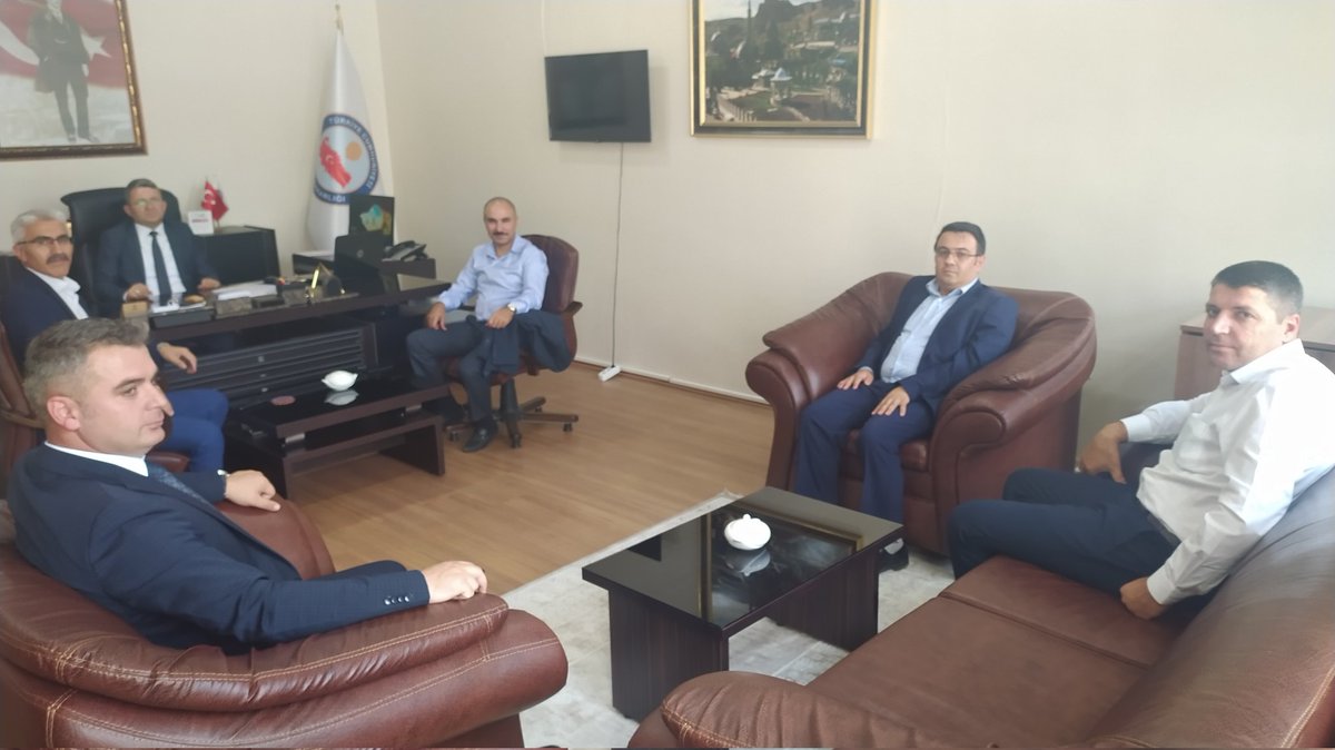 İl Müd. Sn. İsa TOZLU başkanlığında İlçe Nüfus Müdürleri toplantısı yapılmış; Digor, Selim, Akyaka, Kağızman, Arpaçay ilçelerine yeni atanan Nüfus müdürlerine NVİ Gen. Müd. Sn. <a href="/sefikaygol/">Şefik AYGÖL</a> ün gönderdiği  tebrik belgeleri takdim edilmiştir. <a href="/TCNufus/">Nüfus ve Vatandaşlık İşleri Genel Müdürlüğü</a> <a href="/KarsValiligi/">T.C. Kars Valiliği</a> <a href="/valiturkeroksuz/">Dr. Türker Öksüz</a>