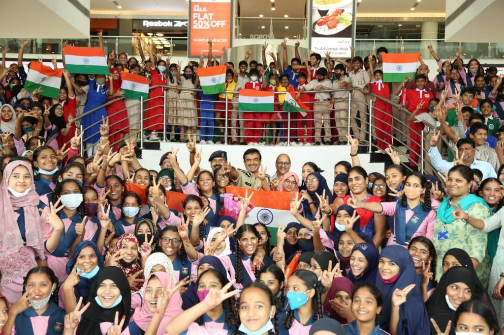 A morning full of patriotic vibes To celebrate 75 Years of Independence as part of Swatantra Bharata Vajrotsava Dwi Saptaham, an initiative of the Hon’ble CM, HCP organised a Special Screening of Movie #Gandhi for students of different govt schools at GVK Mall, Banjara hills.
