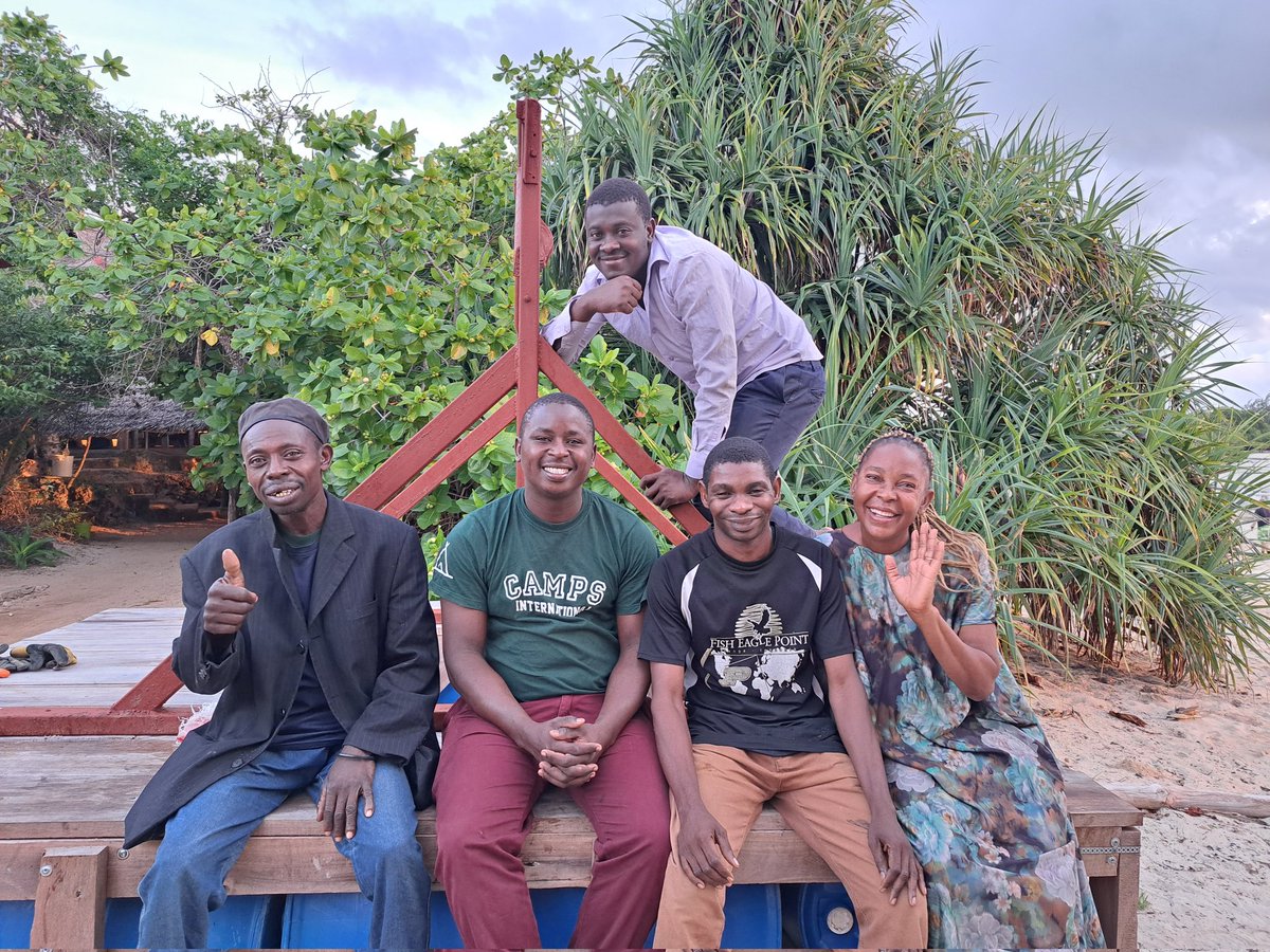 CharnwoodPd's tweet photo. Day 10 - Tanga to Moshi transfer

Today we left Tanga and started our long journey home to the UK.

A late bus gave us the opportunity  to play sunrise volleyball and sag goodbye to the wonderful @camptanzania team. https://t.co/za1dcI9E7E