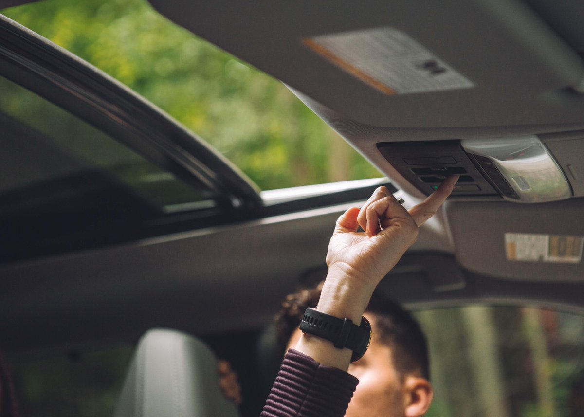 MitsubishiCAN's tweet photo. Just enjoy the view or let in some fresh air - open up your panoramic sunroof this summer #2022Outlander⁠
⁠
//⁠
⁠
Cet été, profitez de la vue ou d’une bouffée d’air frais grâce au toit ouvrant panoramique de l’#Outlander2022 https://t.co/H9iMSgdhpz