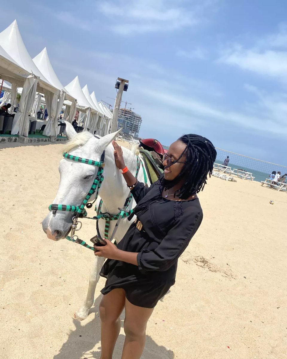 L3Hub's tweet photo. Connect with nature and experience it at its best with a bit of horse riding 🐎 at the beach.

📸: @SoniaEmungu 

#livemore #horseriding #beachactivity Wike #beachvibes #nature #vibes #lekkileisurebeach Chimamanda Lagosians https://t.co/r1t3rxRwv3