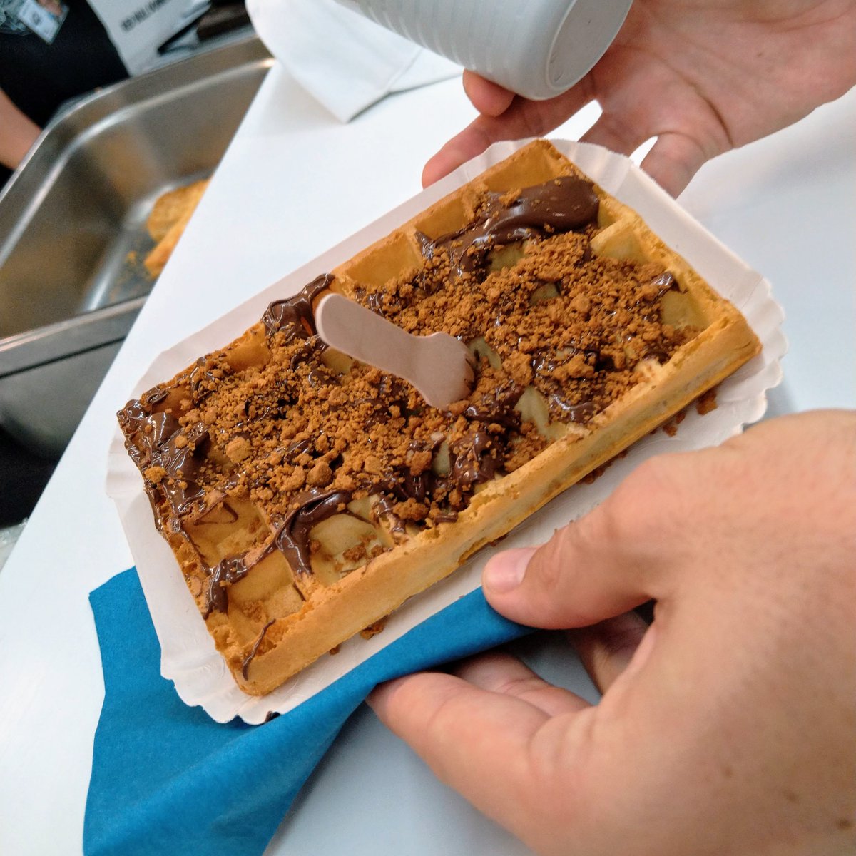 42born2code's tweet image. Des gaufres. Des gaufres ? DES GAUFRES ! Aujourd'hui, le BDE 42 se charge du goûter pour donner de la force et du réconfort à nos candidates et candidats en Piscine ! 😋🧇
#42Paris #apprendrelecode #casserlescodes #piscine #42piscine