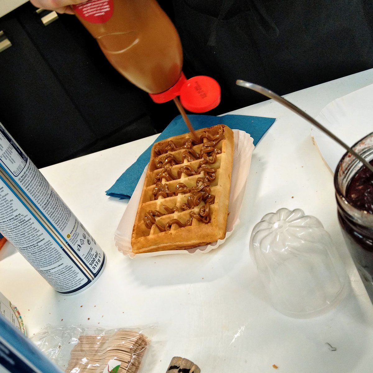 42born2code's tweet image. Des gaufres. Des gaufres ? DES GAUFRES ! Aujourd'hui, le BDE 42 se charge du goûter pour donner de la force et du réconfort à nos candidates et candidats en Piscine ! 😋🧇
#42Paris #apprendrelecode #casserlescodes #piscine #42piscine