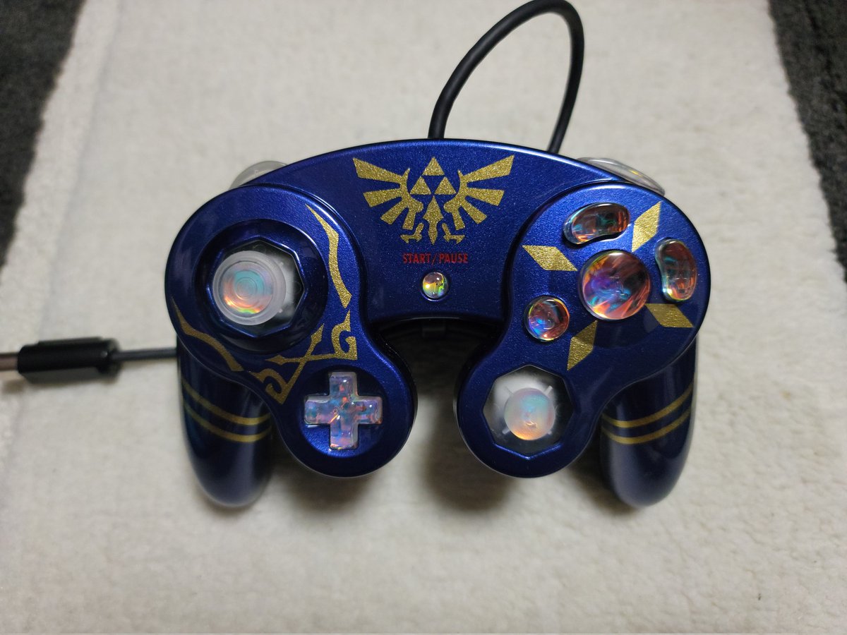 codebreaker0303's tweet photo. 完成！
ゼルダの伝説をテーマにしててカッティングマシンの素晴らしさを実感した。デザインを上げた際に初の100いいね達成出来た節目の1作品になった\( ´ω` )/
ボタンはいつもの@DaFunkGamingより
他のボタンもとの組み合わせも試してみたいところ。いいねとRTお願い致します
#ControllerCustomContest https://t.co/Lc6dO3UoNQ