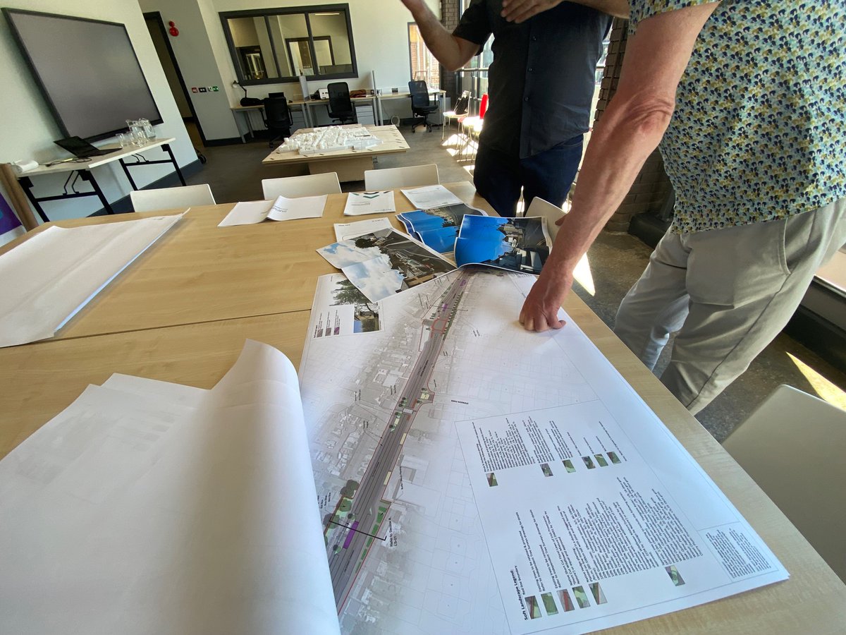 LimerickCouncil's tweet image. Our #ActiveTravelLimerick team held a drop-in session today on the proposed TUS to City Active Travel scheme. 

We will be hosting a second drop-in session: 

📅Wed 24 Aug 2022
🕐 5pm to 7pm 
📍Citizen Innovation Lab, UL City Campus, Sarsfield St.
