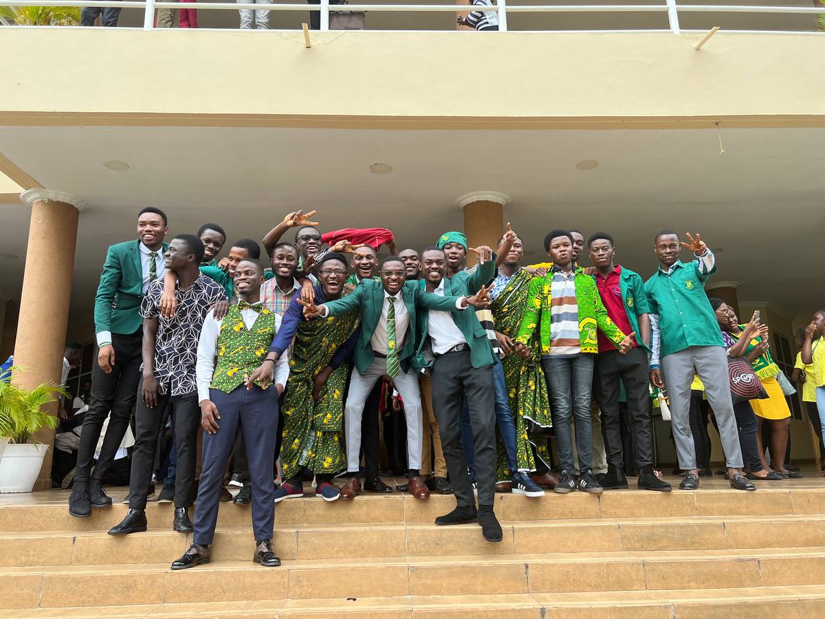 gpsa_knust's tweet photo. Our NSMQ reigning champions also came around, looking amazing in their blazers.🔥🔥 
Amanfoc! @PrempehCollege_

#GPSAFacultyWeek https://t.co/aftvGzcFIE