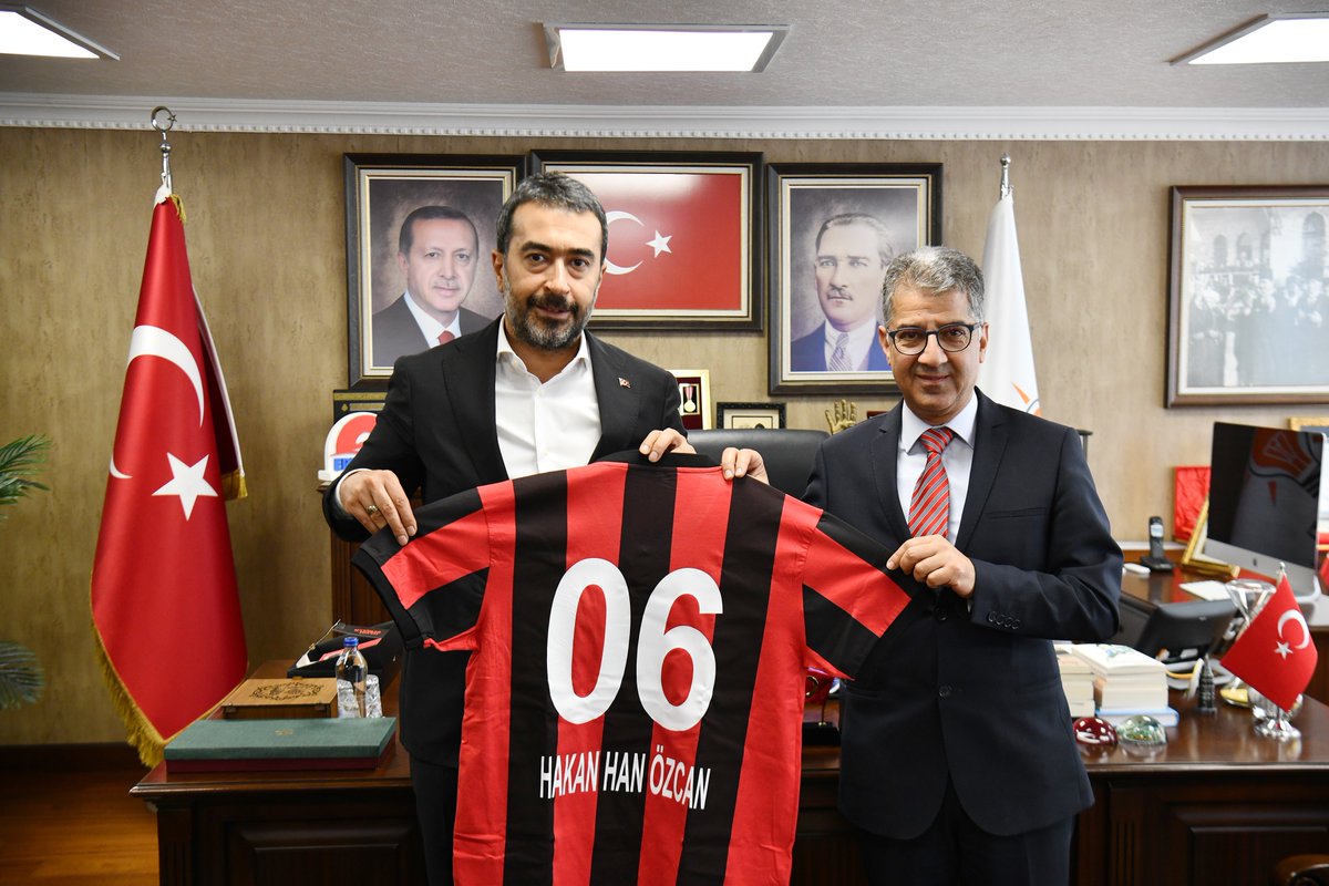 Ankaramızın köklü kulüplerinden #Gençlerbirliği Başkanı <a href="/TalipCankiri/">Talip Çankırı</a>, İl Başkanımız <a href="/hakanhanozcan/">Hakan Han ÖZCAN 🇹🇷</a>’ı ziyaret etti. 

Nazik ziyaretleri için kendilerine teşekkür ediyoruz. 
<a href="/kirmizikara/">Natura Dünyası Gençlerbirliği</a>