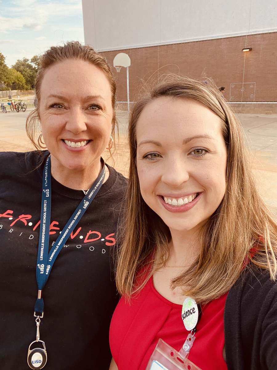 manshackscience's tweet photo. When Science &amp; STEM unite for car drop off at @BridlewoodES 🚗❤️ We hope everyone has a great first day back! @STEMKimLISD https://t.co/TyFZzbOqM4