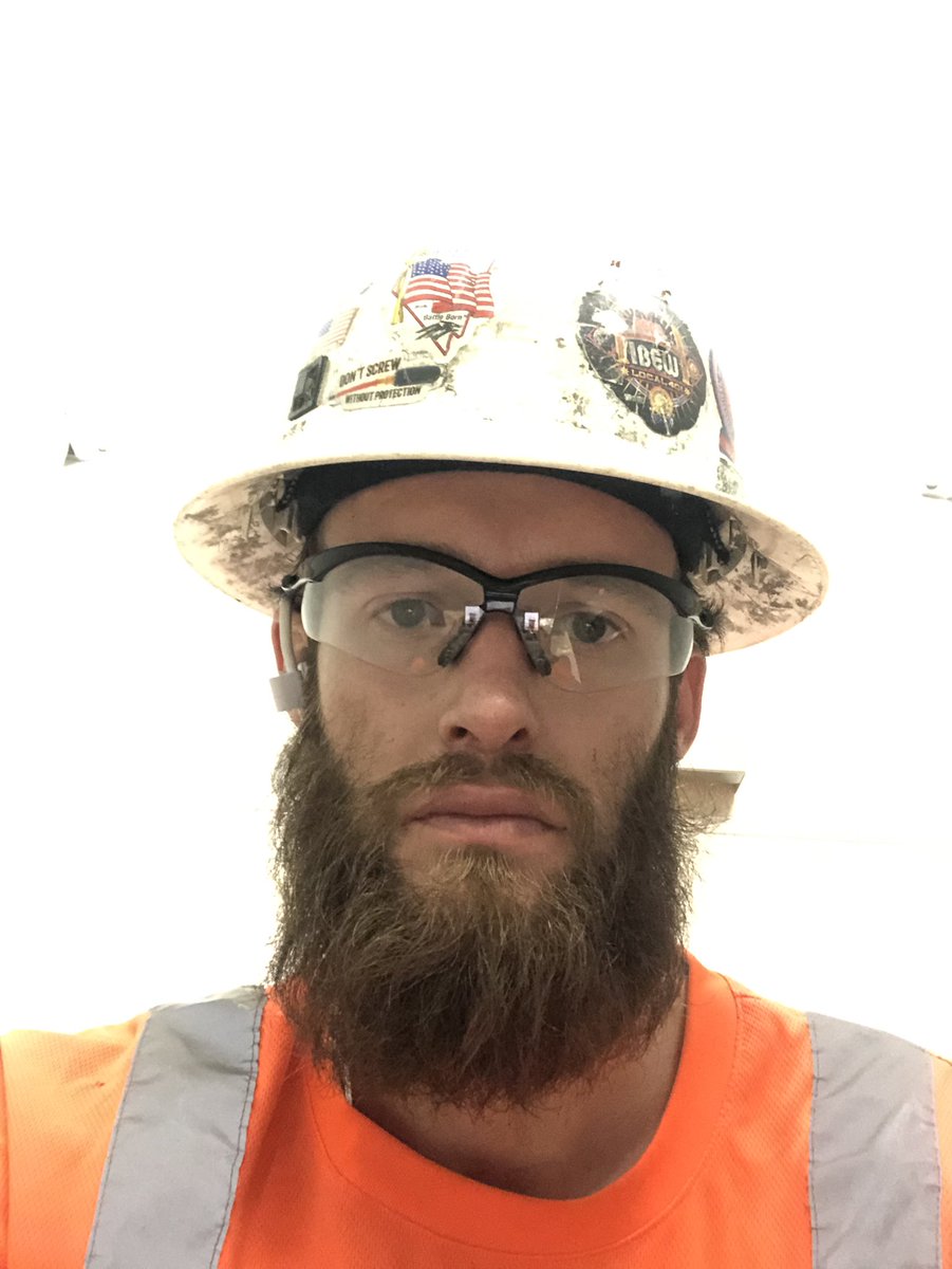 num1nhrt's tweet photo. Work picture of the day. ##dirty #worklife #construction #husband #Electrician #union https://t.co/EsZay7mRvt