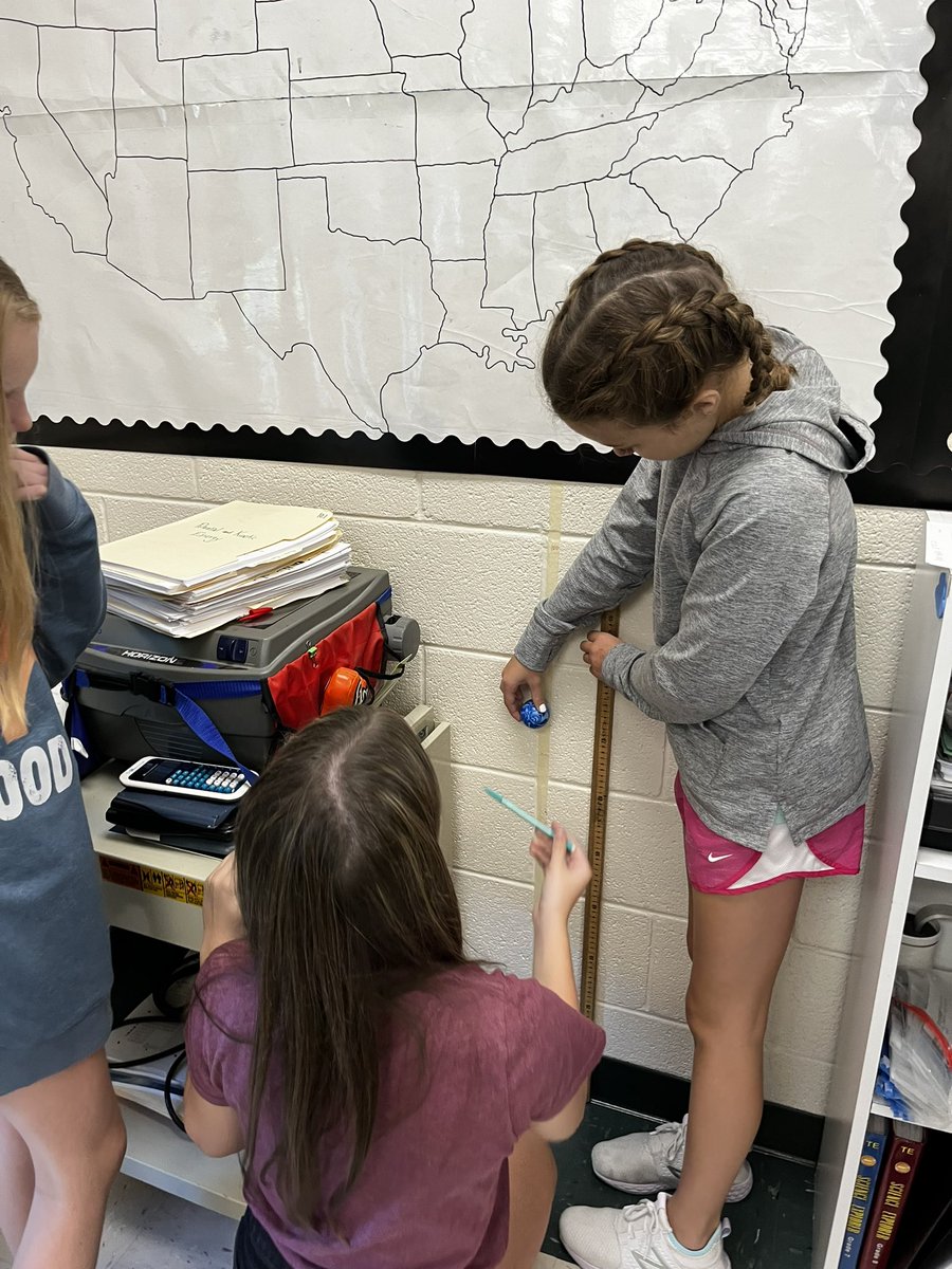 Students in <a href="/JerryGrahamGMS/">Jerry Graham</a>’s science class started with a “notice and wonder” then set up experiments to answer their “wonders!” Excellent examples of  facilitating student- led curiosity, questioning, and thinking! #RISEasONE @gms_tn