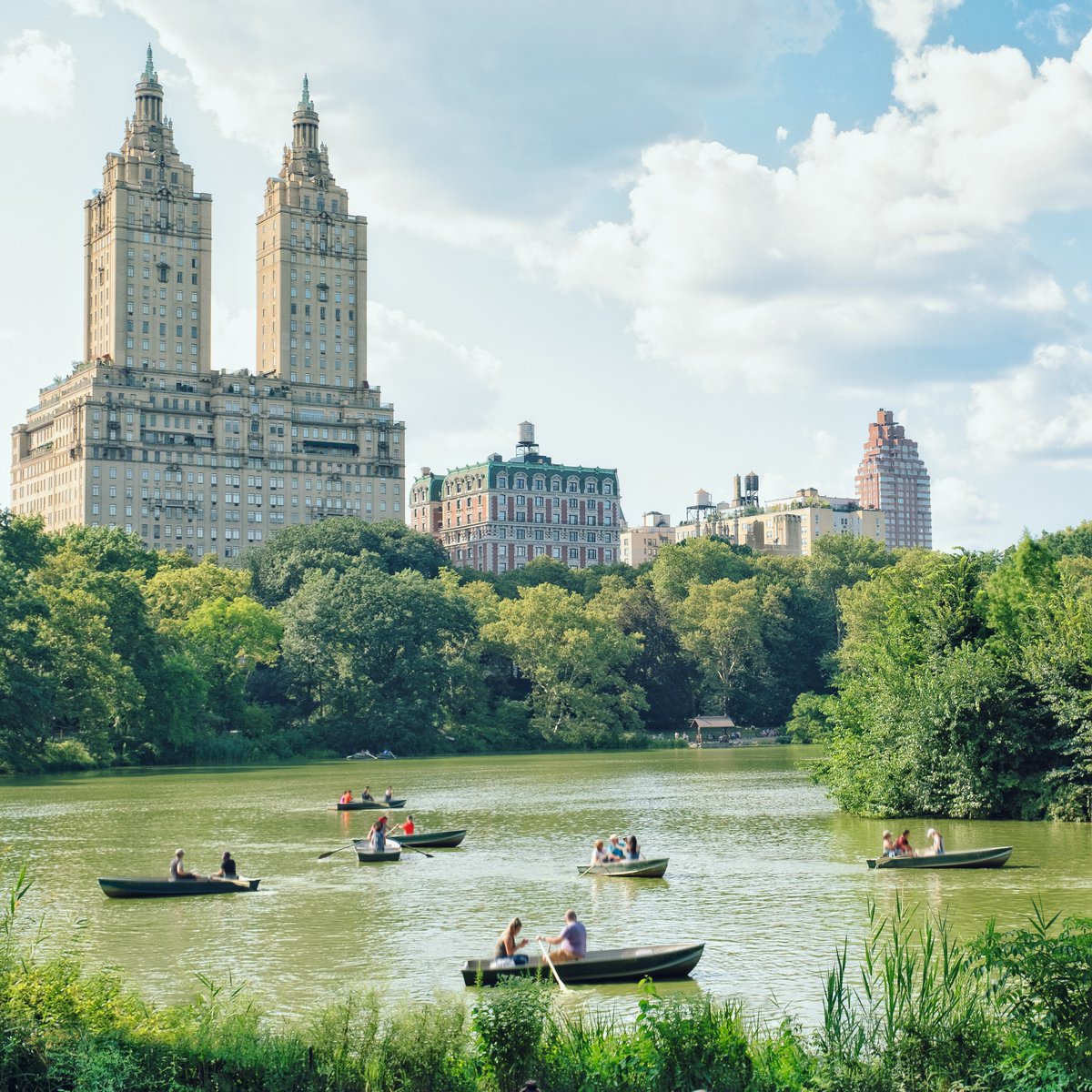 MO_HOTELS's tweet photo. Whether you’re seeking #NewYork’s glitz and glamour or #Boston’s many layers of history, swipe left to start plotting the best of both cities in one knock-out trip #ImFan #mandarinoriental https://t.co/CGzi2KZuF9