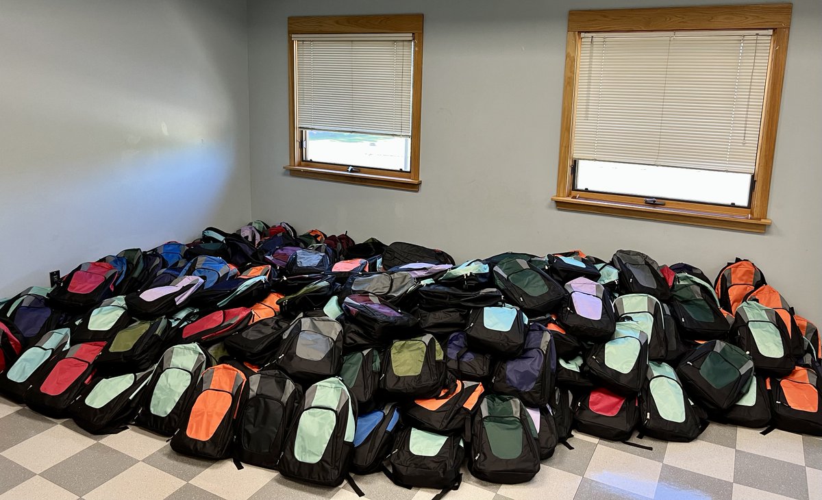 FriendlyHouseIa's tweet photo. Tomorrow is our annual back-to-school resource fair!  It's a drive-through in our south lot from 4-6pm!  We'll be giving away filled backpacks (while they last) to K-12, &amp; other area agencies will be sharing info about their services.  Students must be present to receive backpack https://t.co/nB6yd2I3mH