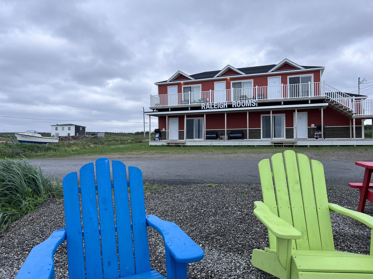 SarahVDK1's tweet photo. If you are looking for immaculate accommodations with the best that hospitality has to offer then Raleigh Rooms and Taylor’s Crafts is the place for you. Hosts, Kimberly &amp; John will keep you up to date on the local traditions and history, while you take in the beautiful scenery. https://t.co/uc54UALoSe