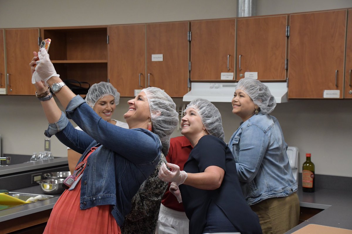 Thank you <a href="/HEB/">H-E-B</a> for joining in on our day of learning. Nothing like learning meal prep tips and healthy eating habits as the school year approaches. #DestinationExcellence 

#HelpingHere #HEB <a href="/HEBPatty/">Patty James</a> @TISDMoves