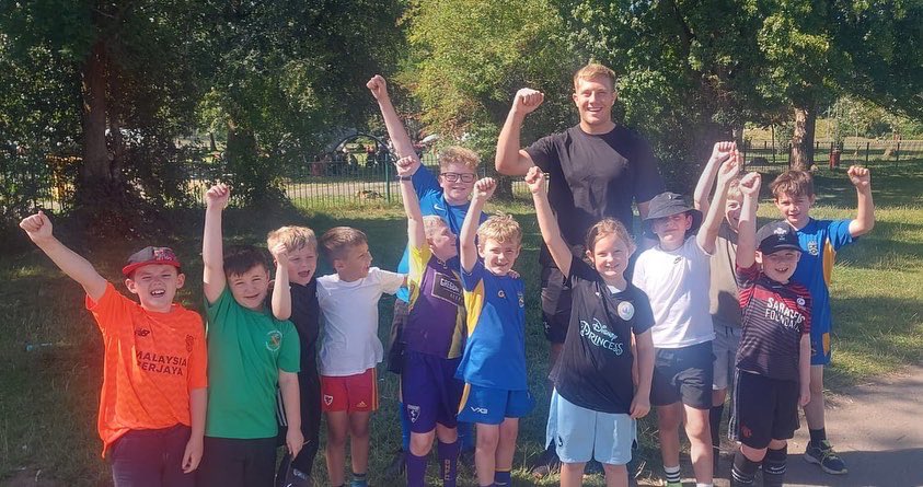 910Sports's tweet image. Wow! ☀️Another amazing day @PenalltaRugby1 where the youngsters got to meet @dragonsrugby &amp;amp; @WelshRugbyUnion superstar Ben Carter. 

A huge thanks to Ben giving up his time to inspire the next generation with new skills and knowledge to take back to their clubs. 
#learnlikeapro