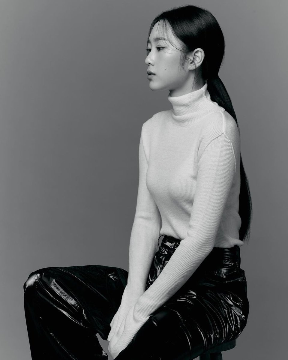 undorphin's tweet photo. New. 📸 I believe there are hundred ways to celebrate a fresh start; mine is taking new portraits in a bnw filter [Sajangnim said it’s cooler!] https://t.co/f2WTlJ0tom
