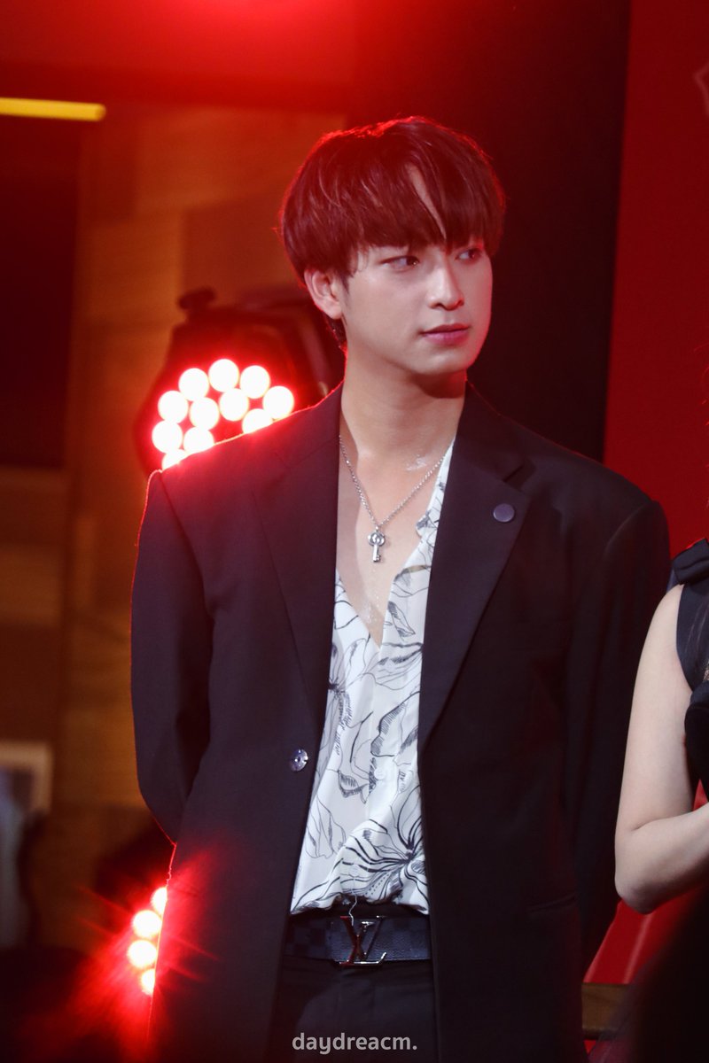 daydreacm_'s tweet photo. โตแล้ว ฮ็อตได้ 🥺🔥🔥🔥

@Chimonac 
#ChimonWachirawit 
#JaifuStory https://t.co/4t80QXPjp2