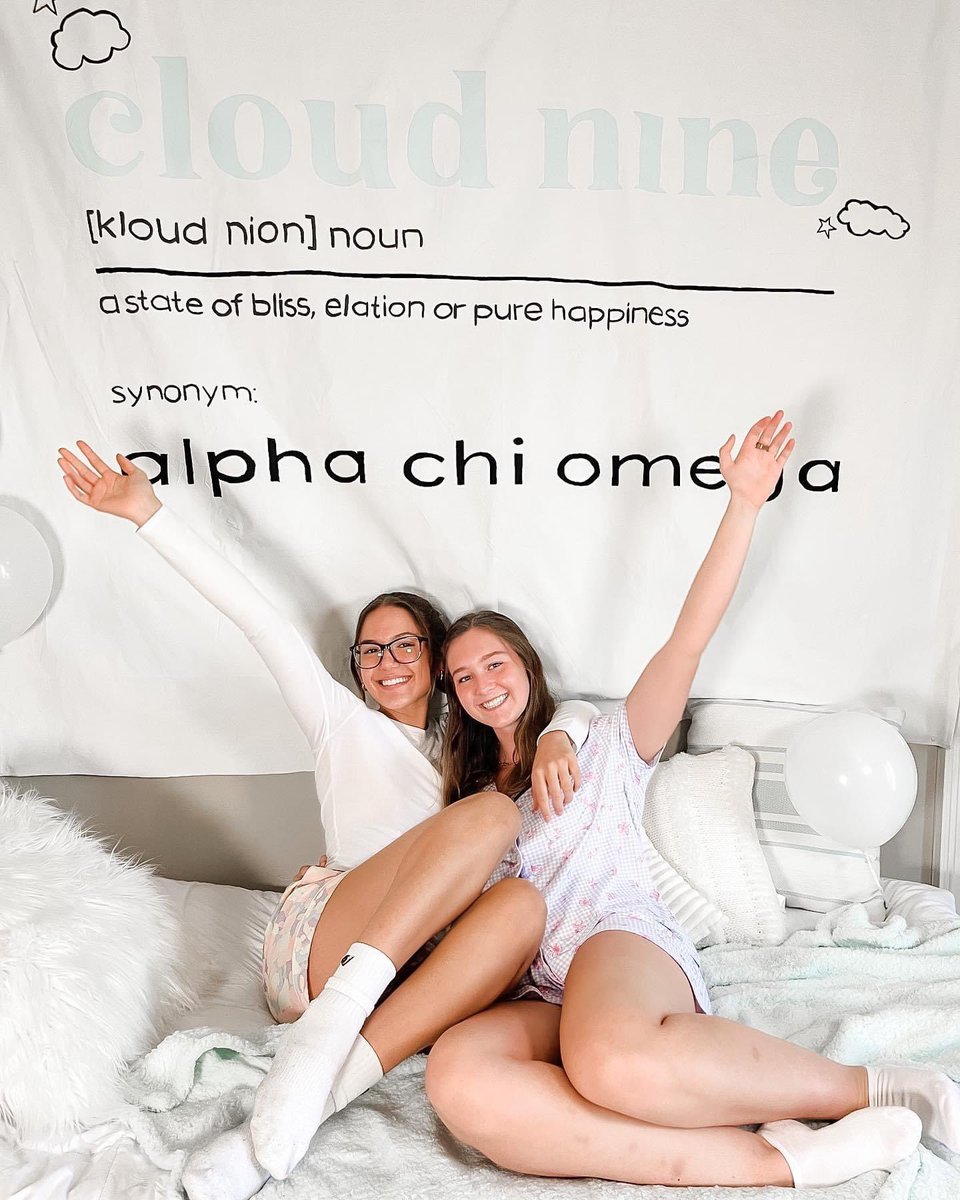 alphachimizzou's tweet image. DREAMING OF MC’22! ☁️✨

Sisterhood week is officially in full swing and we cannot wait to start recruitment! 

#AlphaChiMizzou #GoGreek