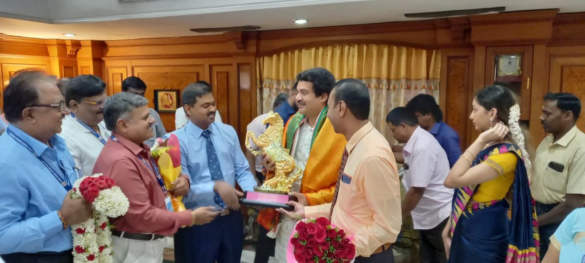 SALEMSHARAVANAN's tweet photo. Thanks to all officials and staff of #VMRF #VinayakaMissions #KVSTAR 🙏 https://t.co/ThppIjrNeO