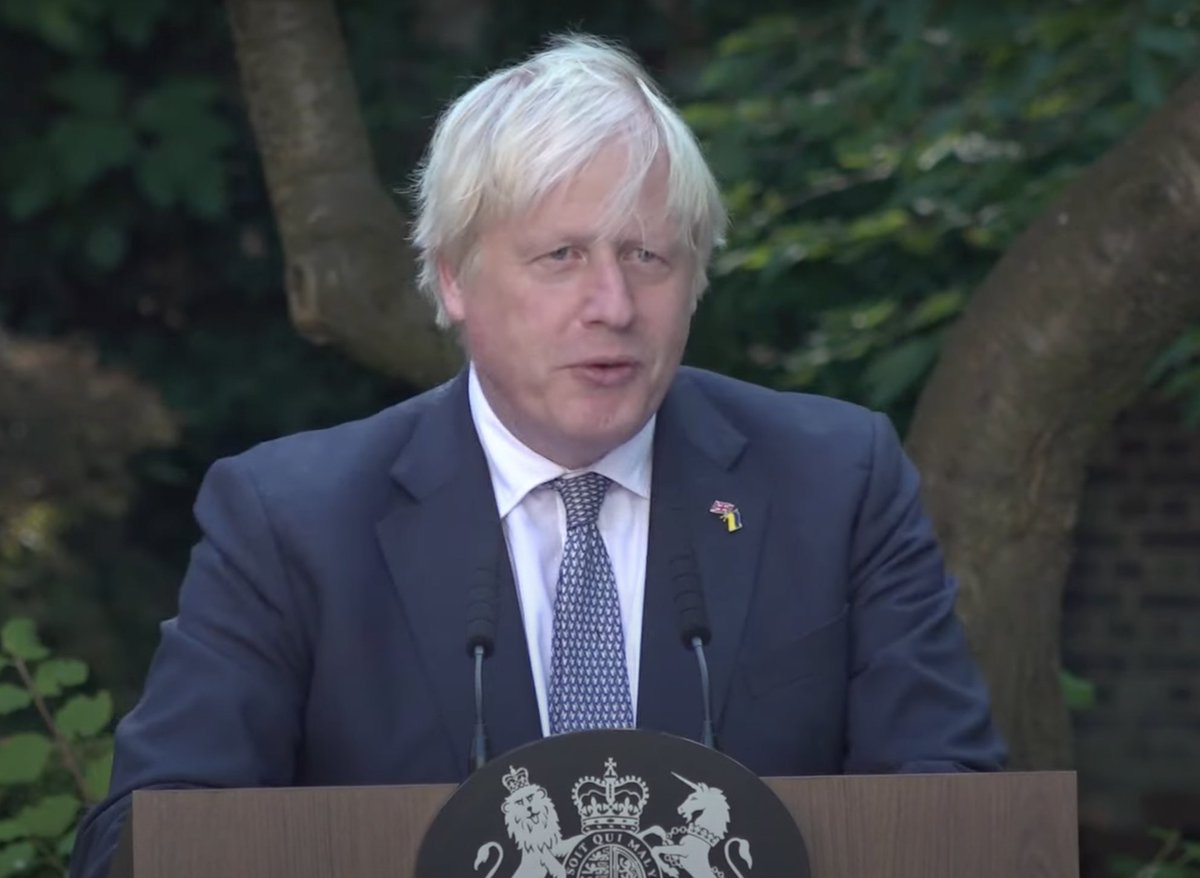 haveigotnews's tweet image. London facing hosepipe ban after man spends five weeks washing his hands.