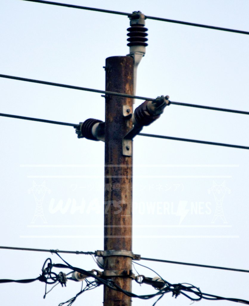 whatspowerlines's tweet photo. Legend
.
.
#tianglistrik #20kV #powerlines #distributionlines #insulator #送電線 #配電線 #powerbeyondgenerations https://t.co/m9iKmu7xzD