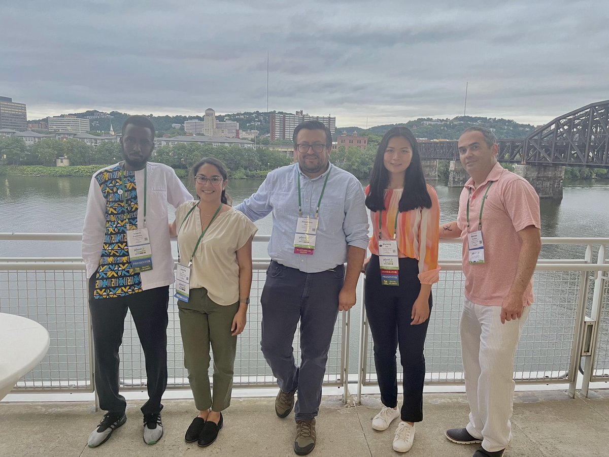 Alejandro Rojas (@alejorojas2) on Twitter photo It was great meeting and it wad nice to see and catch up with friends and collaborators at #planthealth2022 and the students had a blast talking science and meeting colleagues <a href="/ArkansasEPP/">Arkansas Entomology and Plant Pathology</a> @SPEL_UARK <a href="/UofAGPSC/">University of Arkansas GPSC</a> It was great meeting and it wad nice to see and catch up with friends and collaborators at #planthealth2022 and the students had a blast talking science and meeting colleagues <a href="/ArkansasEPP/">Arkansas Entomology and Plant Pathology</a> @SPEL_UARK <a href="/UofAGPSC/">University of Arkansas GPSC</a>