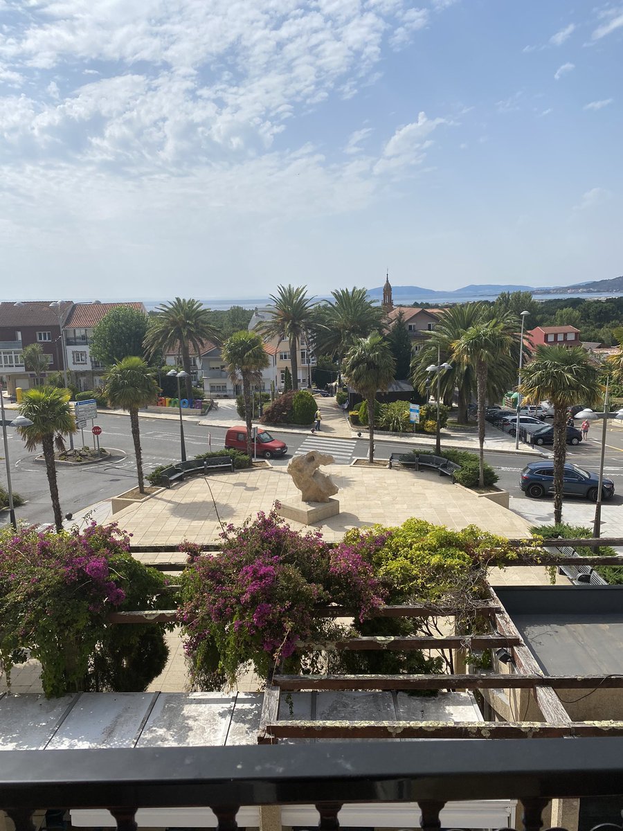 t_hersche's tweet image. Reaching Carnota wasn’t that easy, many turns and uphill ways walked until I got there #camino #caminodesantiago #carnota