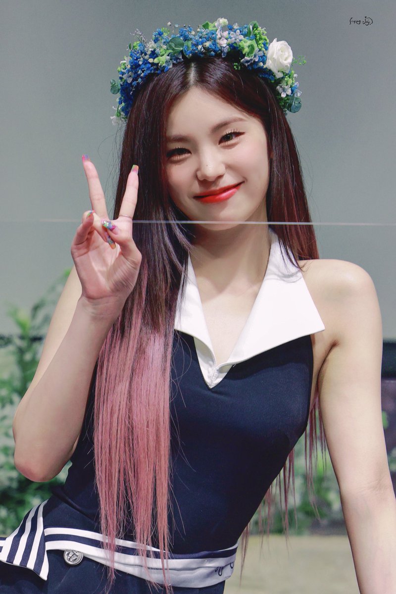 220731 HQ 

#YEJI          
#예지          
#ITZY           
#있지