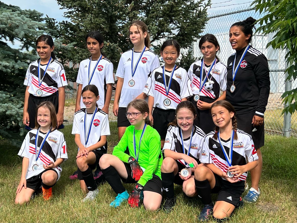 CSWUSoccerClub's tweet photo. 2011 FC11 Girls finishing strong ! With a 7-0 win these girls take home a Bronze medal.
thanks to our CSWU U10 players who had such a positive impact on the matches - scoring some great goals!
#soccer4life #teamwork #togetherisbetter #swuproud #cswusoccerclub https://t.co/QzDxfxBzjI