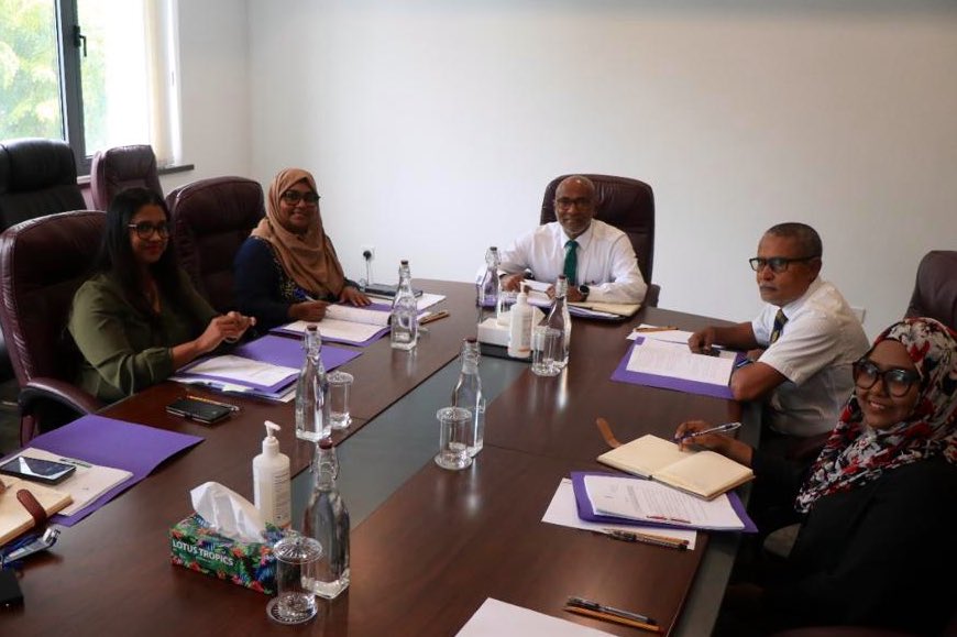 abdulla_shahid's tweet photo. As per Foreign Service Act 20/2021, have appointed the 1st Foreign Service Advisory Board: 

1.Ambassador Ahmed Latheef @ForeignSecMV 
2.Ambassador (rtd) Ahmed Rasheed 
3. Ms Aminath Shifana
4. Ms Khadeeja Najeeha
5. Ms Aminath Samra

✅representative
✅gender balanced https://t.co/pd4w3L4khG