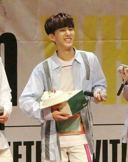 capykids's tweet photo. Happy Birthday Changbin!!!!!!!!!! #Changbara https://t.co/QUc1OnYrGZ