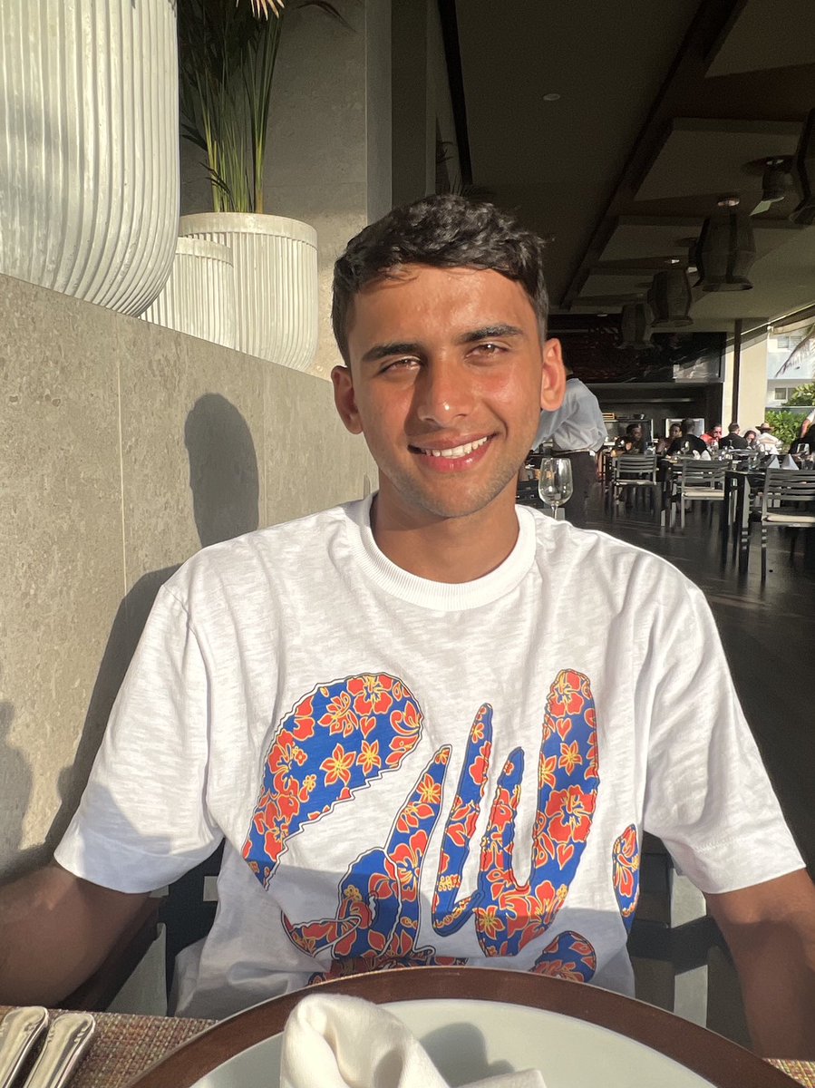 ArrianSamir's tweet image. Loving every bit of summer ☀️🌴