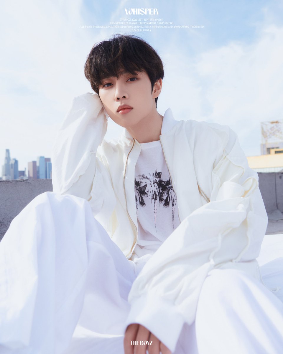 Sunwozo's tweet photo. In stare with the blue sky, facing the refreshing moment created by the sphere. It feels more like a burst of summer is fast reaching my skin and warming it up. Don't worry because everything is securely stored inside the document so it will always be recalled when you need it. https://t.co/QuNyKFQoQv