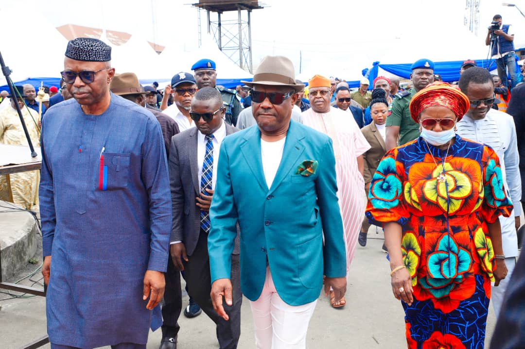 Dr Olusegun Mimiko (@segunmimiko) on Twitter photo I had the pleasure of flagging off the dualisation of Azikiwe-Ilaobuchi road in Port Harcourt, Rivers State, earlier today.
This project, like many others, is the brainchild of <a href="/GovWike/">Nyesom Ezenwo Wike</a>, popularly called "Mr Project" I had the pleasure of flagging off the dualisation of Azikiwe-Ilaobuchi road in Port Harcourt, Rivers State, earlier today.
This project, like many others, is the brainchild of <a href="/GovWike/">Nyesom Ezenwo Wike</a>, popularly called "Mr Project"