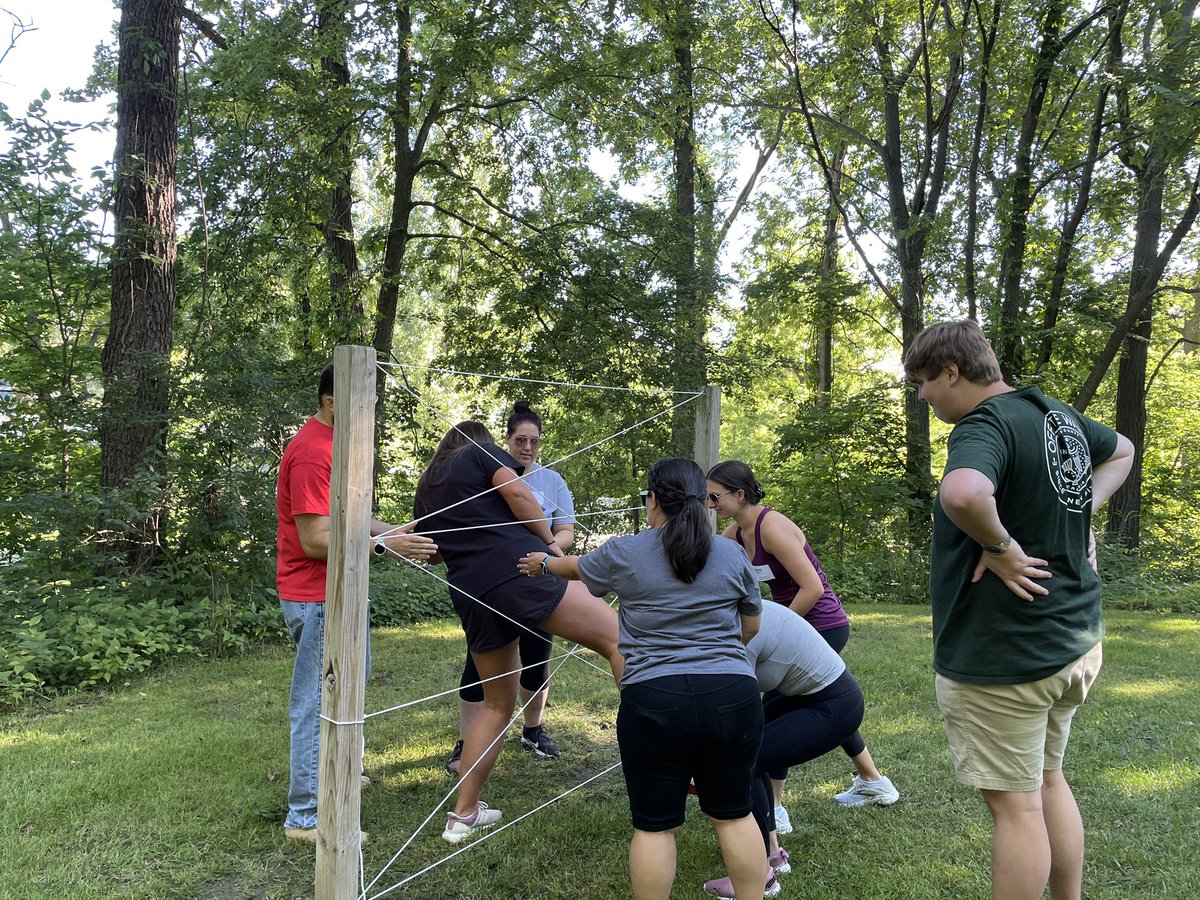 JoriBowen's tweet photo. Last day of new staff orientation is all about teamwork for student learning. I can’t wait for them to meet our students! Great day @orlovjr @sliarakos7  #BeAnEagle #SequoitPride #BeautifulClassroom. https://t.co/0IdcaB9qkB