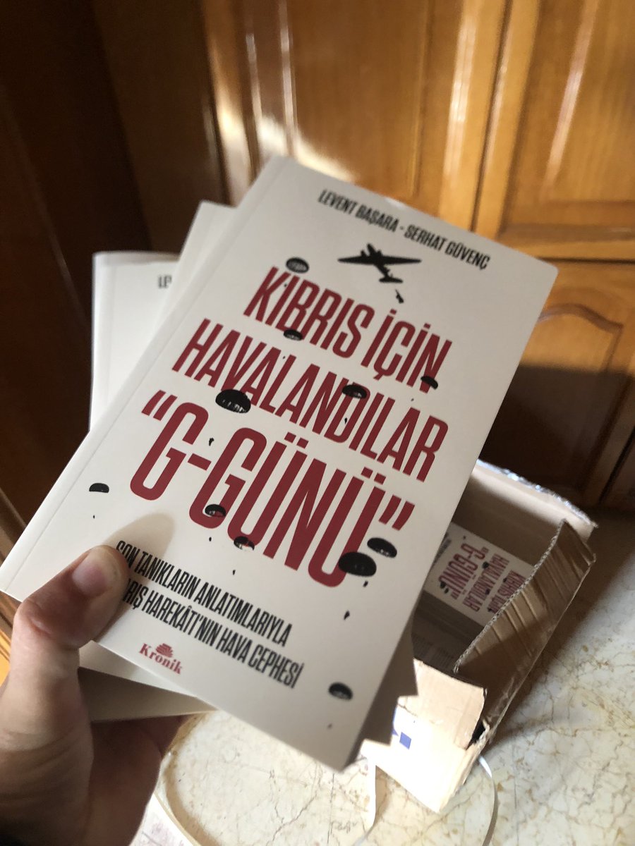 Yazar kopyalarım nihayet geldi. Ben de kitabı görmüş oldum. Çok teşekkürler <a href="/ccanuyarr/">Can Uyar</a> <a href="/KronikKitap/">Kronik Kitap</a> #ggunu #kibrisicinhavalandilar #kibrisbarisharekati #20Temmuz1974