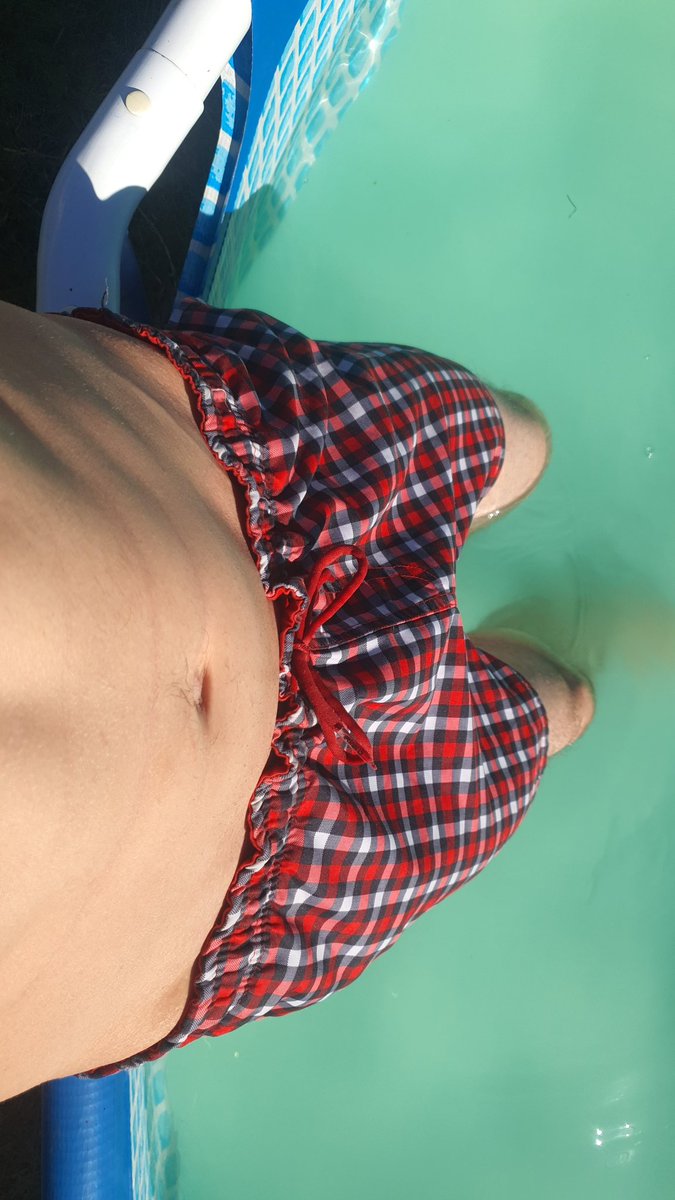 07_imbe's tweet photo. Wie war das noch
#poolselfies https://t.co/fUuxDVYMOk