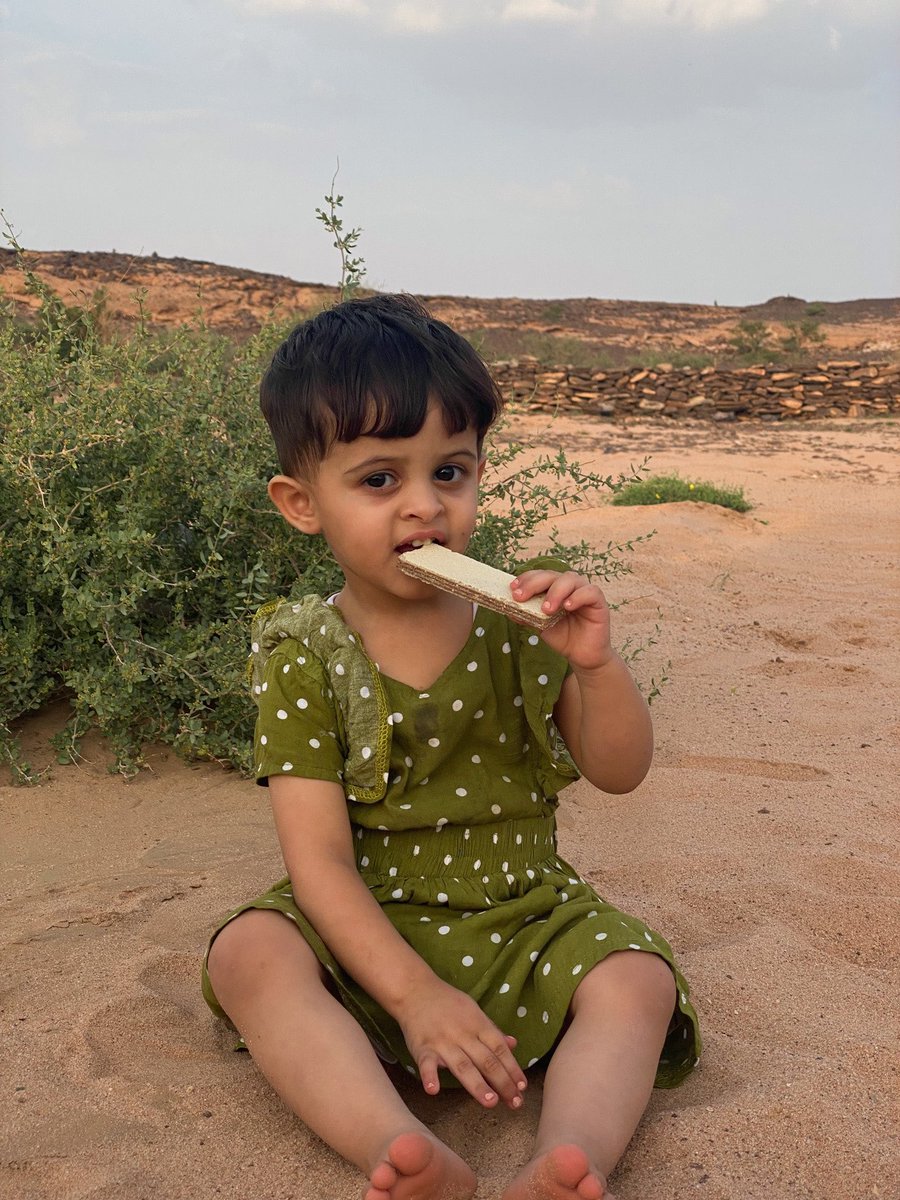 FAHAD_91100's tweet photo. الجمال ليس شيئاً نراه ! بل هو شيءٌ نكتشفه " فهو روح...اخلاق ...طيبة... قبل ان يكون ملامح !

فاطمة
@H_sAlyami والدها https://t.co/N0oAAF294y