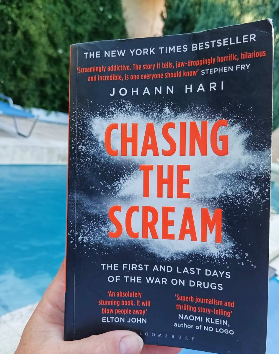 SuissaSarah's tweet photo. 📚 Book recommandation 📚
#ChasingTheScream 
By far one of the best, most interesting non fiction book I've read in a long time ! Hard to put down &amp; definitely worth reading 🔥 @johannhari101
#WarOnDrugs 
#SummerReads 
#BookWorm https://t.co/uD8Qj6isvZ