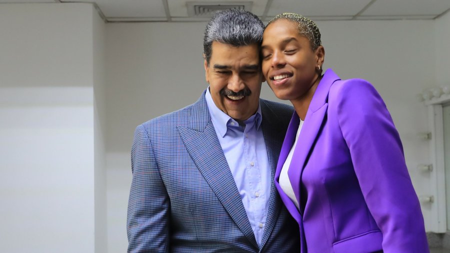 No Yulimar <a href="/TeamRojas45/">Yulimar Rojas</a>, no habia ninguna necesidad de esto, en serio.
Tu espectacular carrera como atleta no se la debes al regimen, lo sabes, de hecho si fuera por ellos no estuvieras ni entre las 10 mejores del mundo, preguntale a tus colegas que fueron a los Panamericanos...