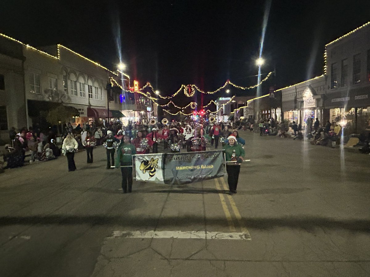 shs_band tweet media