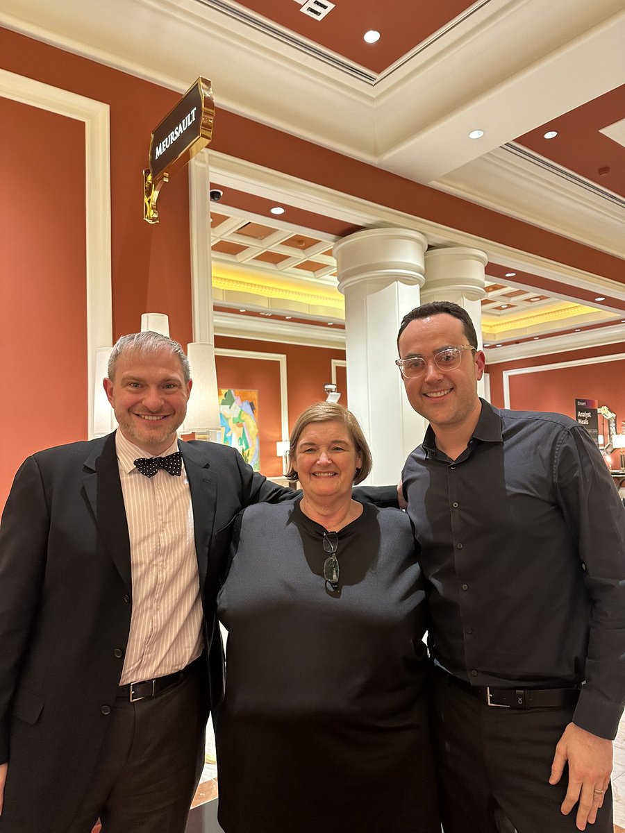 jbarouch's tweet image. I’m a few IQ points higher after a briefing with the incomparable @McGeeSmith on #genai with @DetroitNuri #aws #reinvent