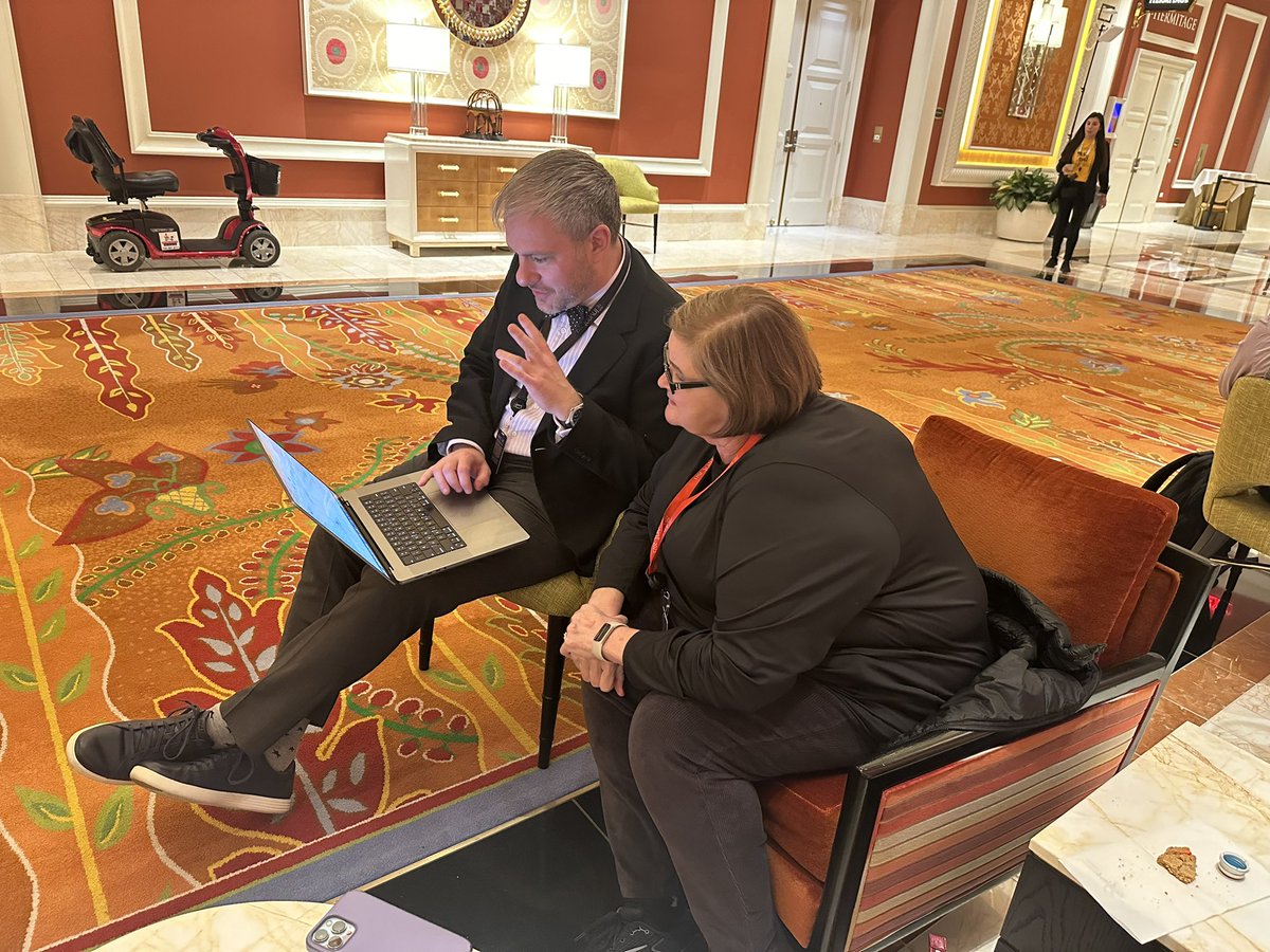 I’m a few IQ points higher after a briefing with the incomparable <a href="/McGeeSmith/">Sheila McGee-Smith</a> on #genai with <a href="/DetroitNuri/">Nuri G</a> #aws #reinvent