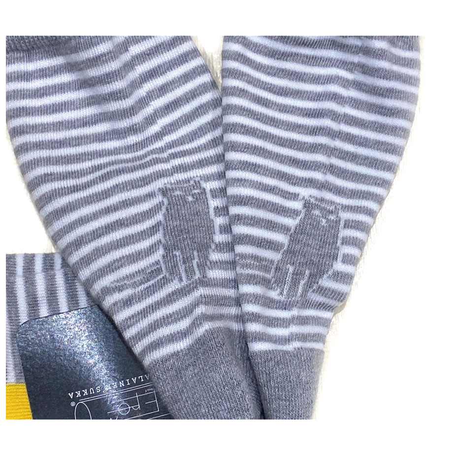 evoluir2002's tweet photo. 『from F』
□ ネコ コットン・クルー丈ソックス
フィンランド製
size:約23-25cm
お茶目でかわいい猫がデザインされたのフィンランド産のボーダーソックスです。
クッション性があるふんわりやさしい履き心地。
#evoluir
#金沢市 #静岡市
#fromf
#靴下 #ソックス
#猫 #cat #猫好き
#クリスマスギフト https://t.co/urbxFEYVrU